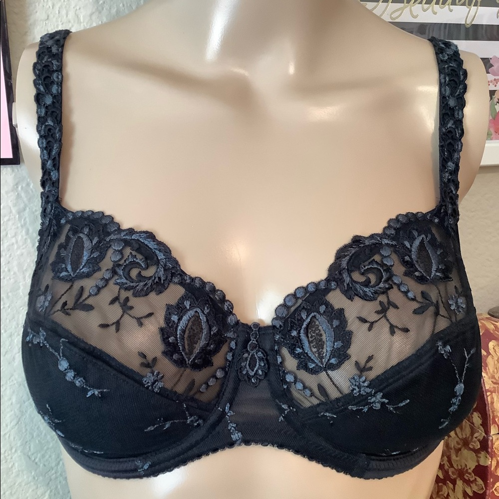 Very sexy black embroidered bra nwot